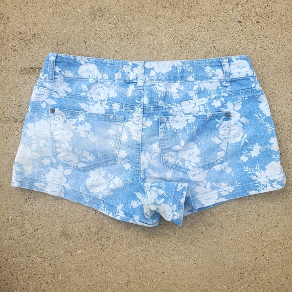 Celebrity Pink Jeans Shorts sz 9 - Picture 3 of 3